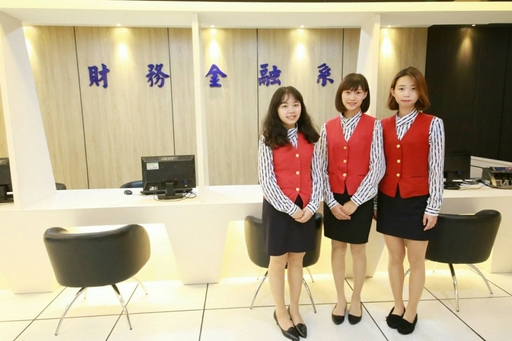 健行科大耗資百萬打造實習銀行教室 提供學生模擬演練