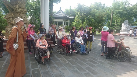 106年身障陽光之旅_師父導覽解說