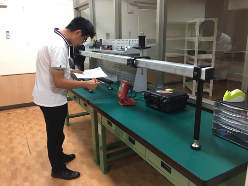 「扭力校正實驗室」可提供學生學習與實習的機會,更能藉此建立與校友企業公司的扭矩檢測服務與緊密聯繫