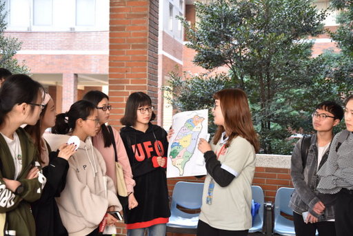 境外生透過闖關活動認識校園環境及台灣的地理人文。