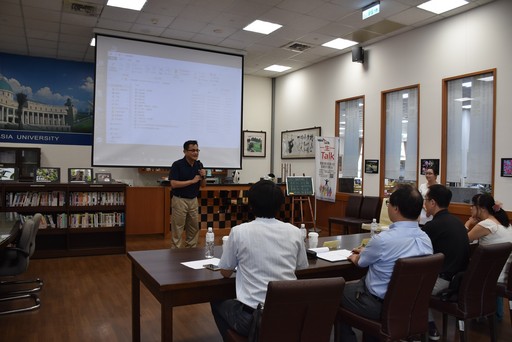 亞大學務長張少樑勉勵參賽同學認真服務,努力學習。