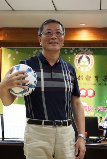 (附件照片2)體育署林德福署長全力推動「足球6年計畫」,從基層開始普及與推廣。