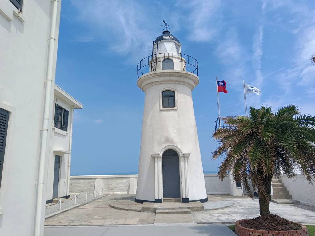 Lighthouse reopens