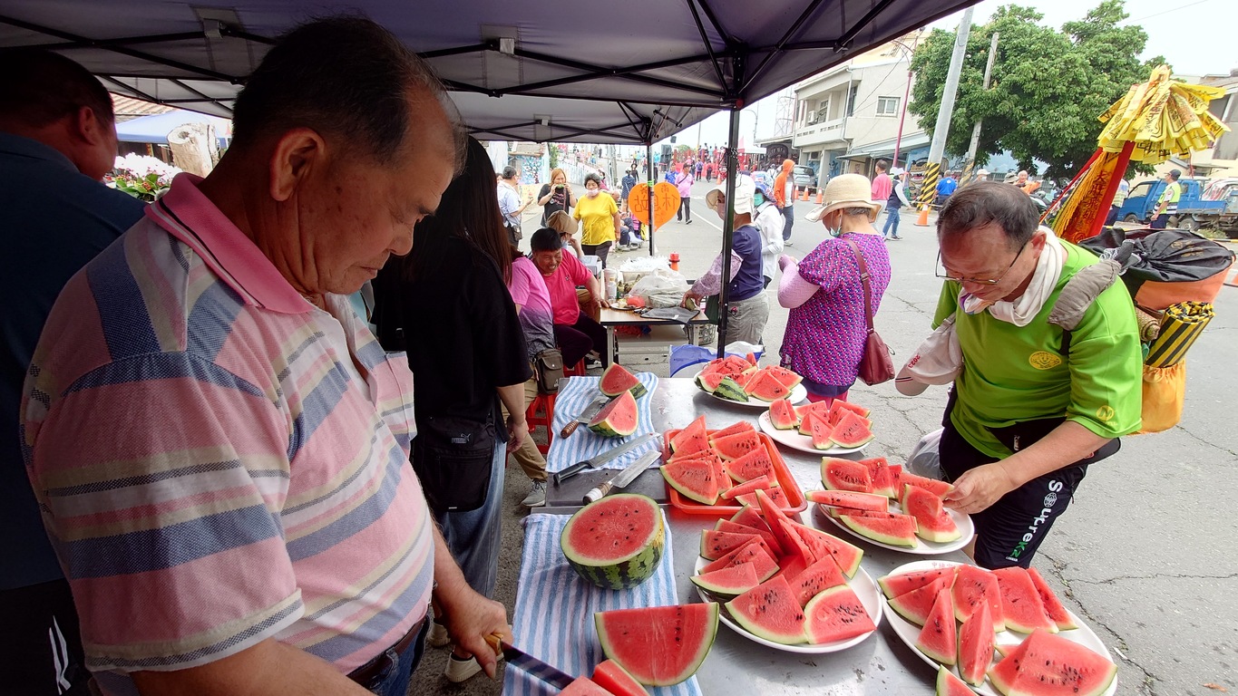 Free watermelons for pilgrims