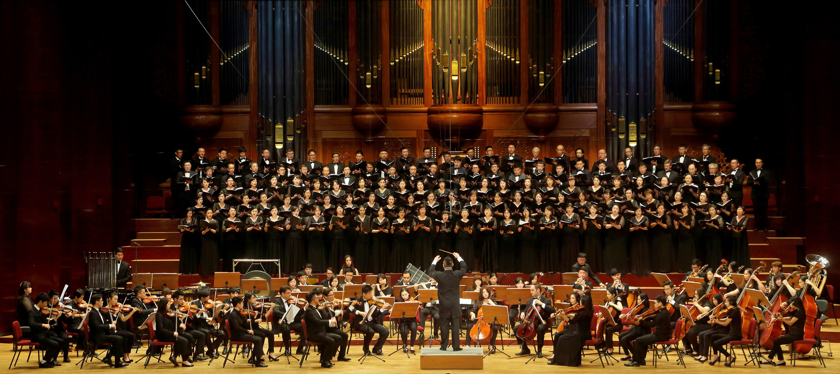 Symphonically philharmonic