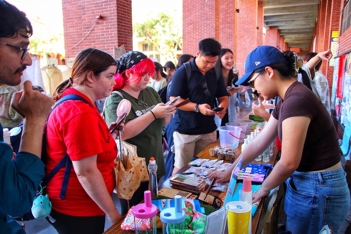 Flea market promotes sustainability