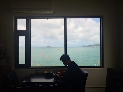 A bookman and the sea