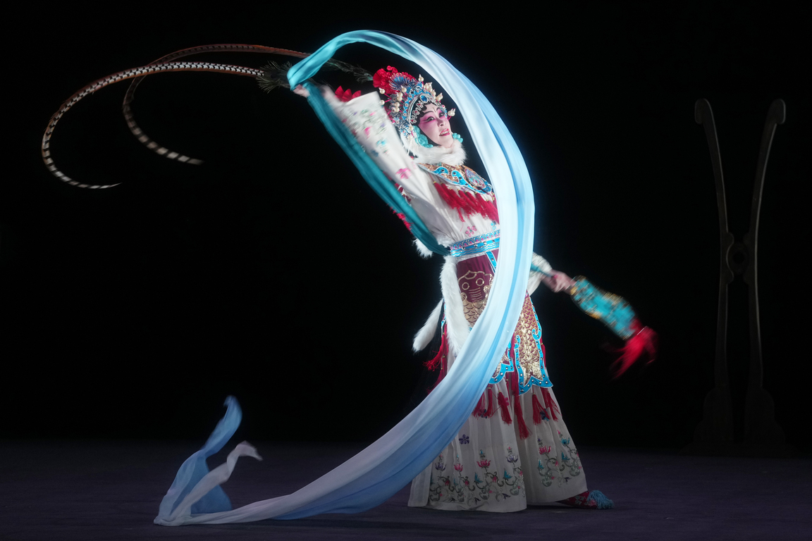 Sleeves like flowing water