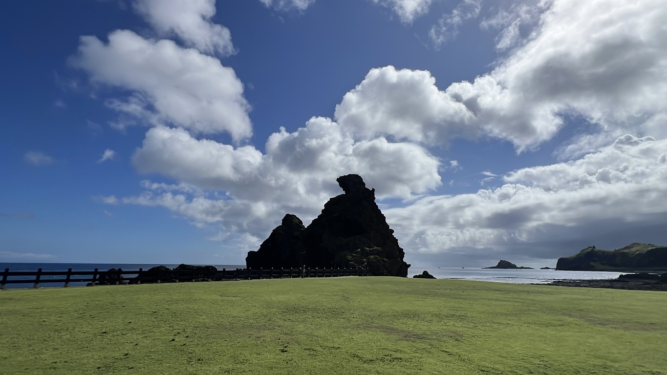When the mountain meets the sea