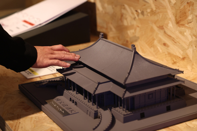 Can you feel the art tonight?