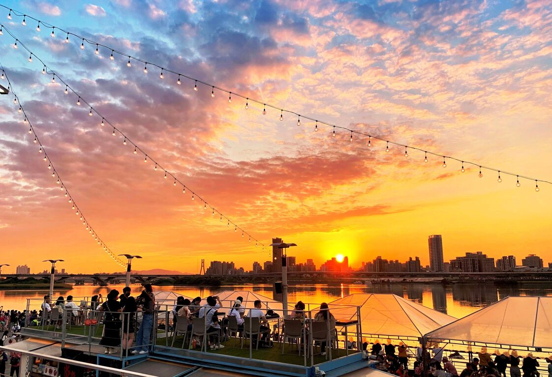 Golden hour by the Tamsui