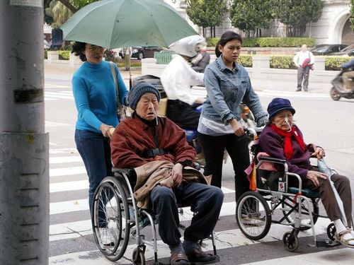 Taiwan set to relax rules on hiring foreign caretakers - Focus Taiwan