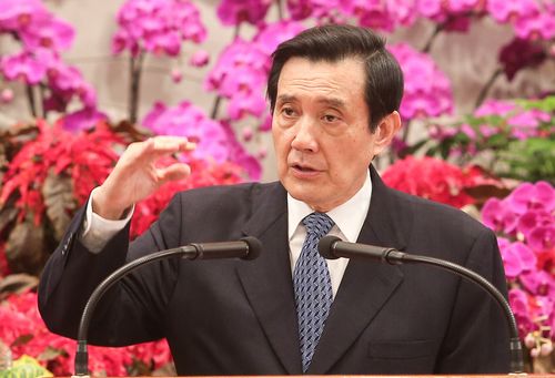 President pleased at Beijing's plan to open cross-strait transit