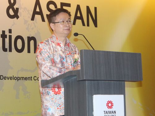 Chairman of the government-sponsor trade promotion group Taiwan External Trade Development Council James Huang (黃志芳)
CNA file photo