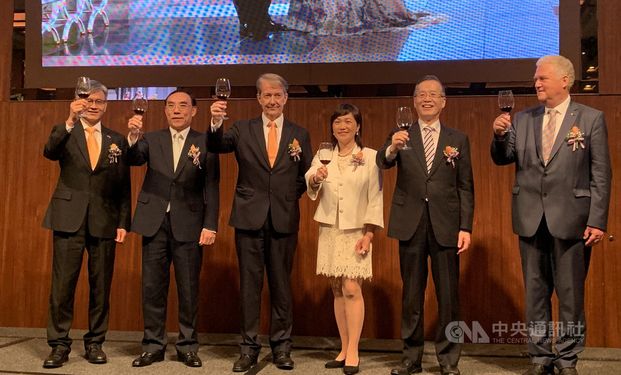 Guy Wittich (third right), head of the Netherlands Trade and Investment Office in Taiwan (NTIO)