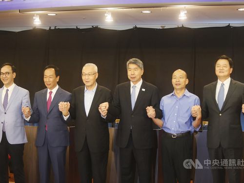 Left to Right: Eric Chu, Terry Gou, KMT Chairman Wu Den-yih, Chang Ya-chung, Han Kuo-yu and Chou Hsi-wei