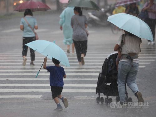 Cwb Issues Extremely Torrential Rain Alerts For Southern Taiwan