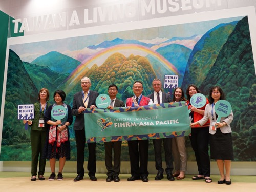 David Fleming (fourth right) / Photo courtesy of the Ministry of Culture
