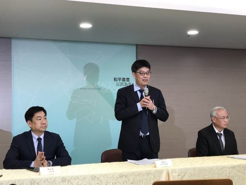 MAC spokesman Chiu Chui-cheng (邱垂正)