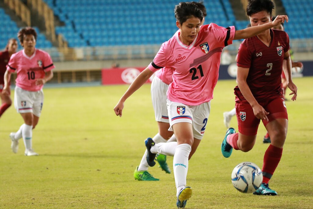 Taiwan forward Lin Hsin-hui (林欣卉, front) / Photo courtesy of Chinese Taipei Football Association