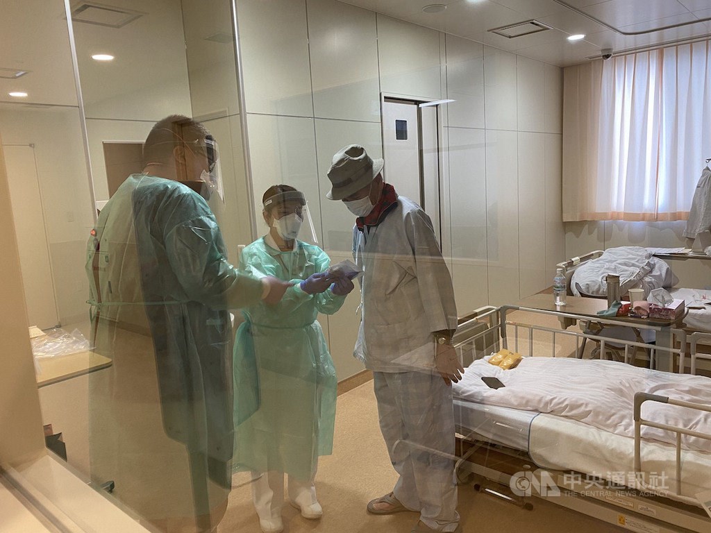 Mai Wen-ta at a hospital in in Nasushiobara, Japan (Photo courtesy of Mai Chia-shuo)