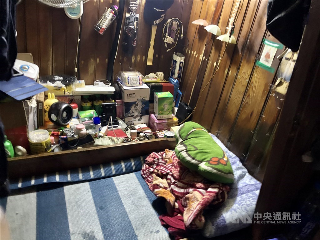 Sleeping conditions of migrant fishers on a boat in Yilan (CNA file photo)