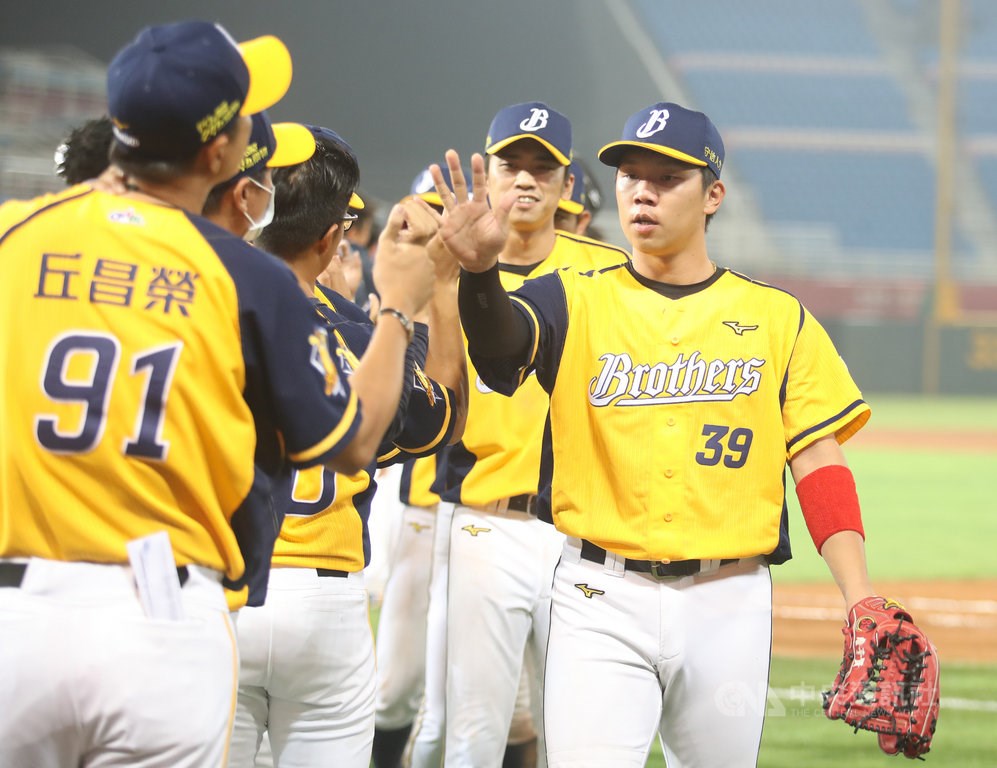 CTBC Brothers players after winning a guest game in Taoyuan May 1.