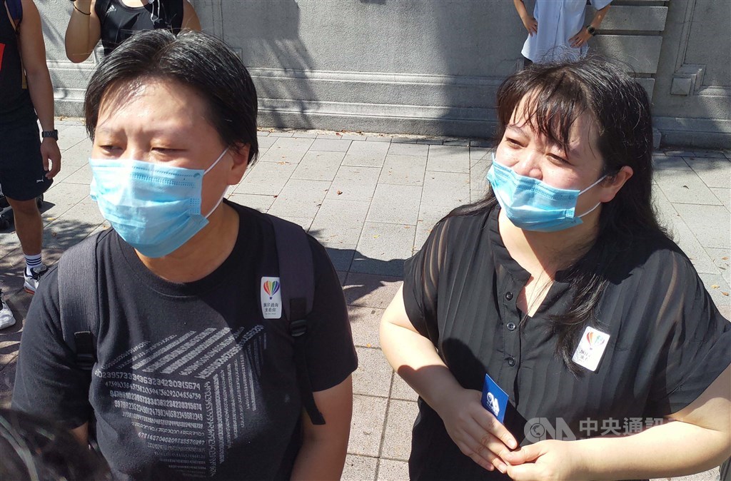 Tan Bee Guat (right) and Kaili Lai.