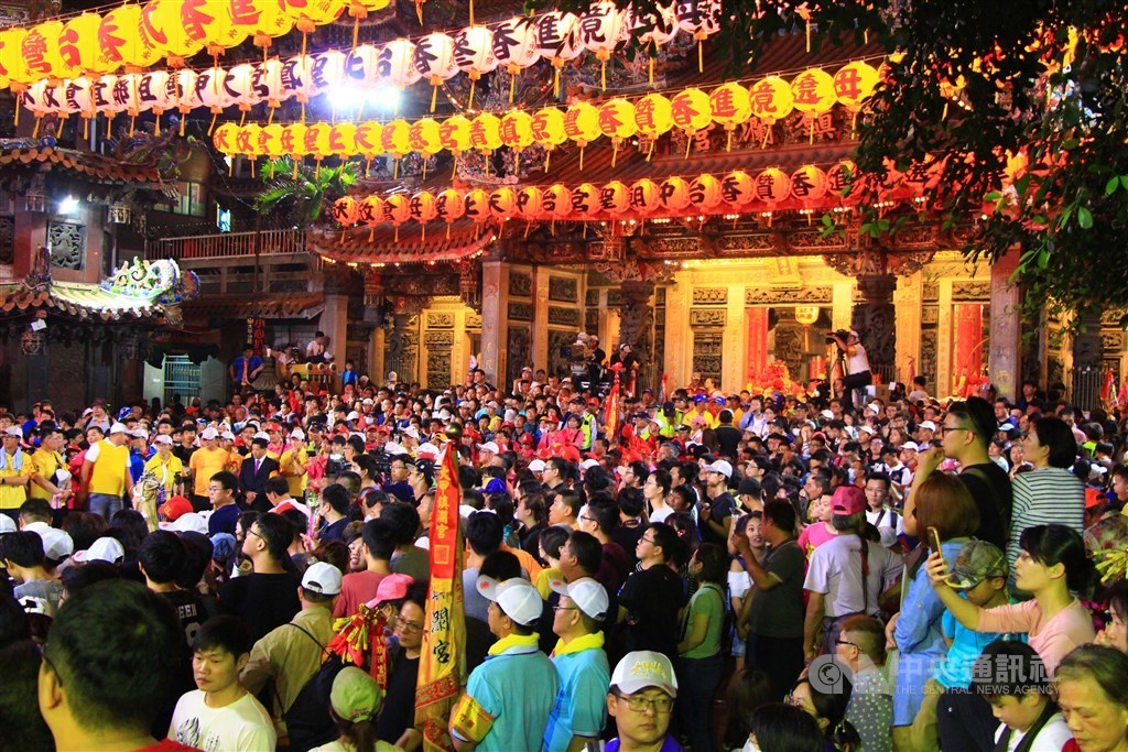 Followers of Matsu participating in the procession/ CNA photo April 7, 2019