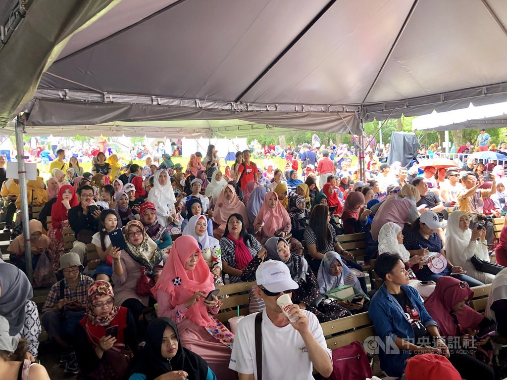 Muslims celebrating Eid al-Fitr at a Taipei event in 2019/ CNA photo June 9, 2019