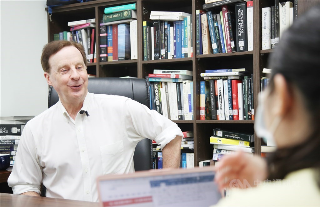 Professor Timothy Lane (left).