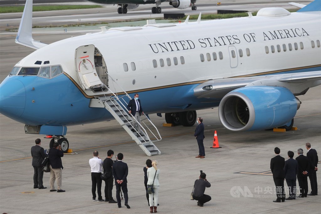 United States Secretary of Health and Human Services Alex Azar walks off the plane. CNA photo Aug. 9, 2020