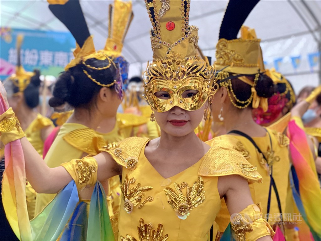 A city resident joins the parade in a traditional Chinese costume. CNA photo Sept. 20, 2020