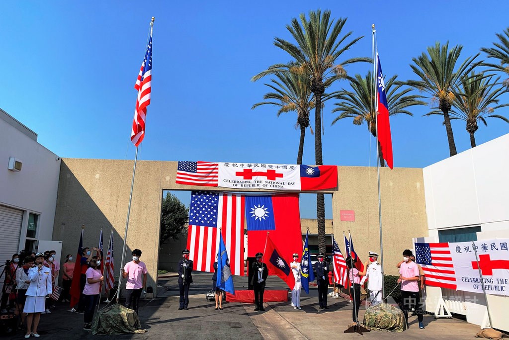 A flag-raising ceremony held Oct. 4 by Taiwanese residents of Orange County, California. Photo courtesy of the ROC Overseas Community Affairs Council of Orange County
