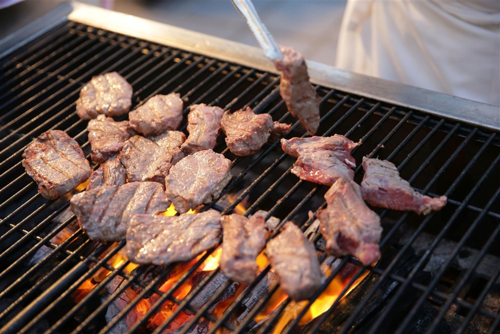 Grilled Paraguayan beef at a state banquet. File photo courtesy of the Presidential Office