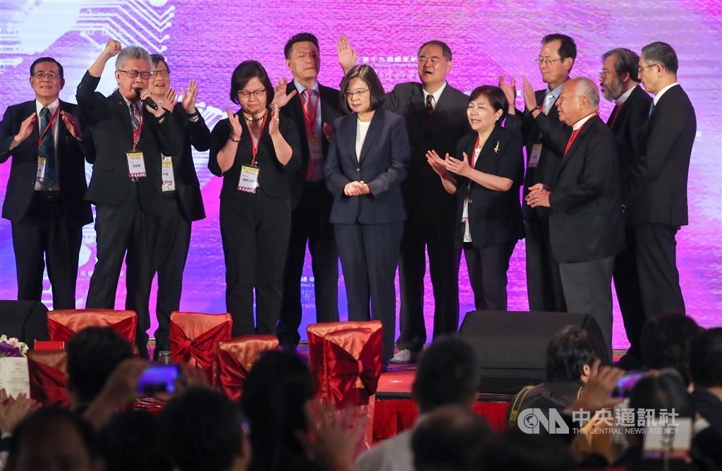 President Tsai Ing-wen (蔡英文, center) at the annual National Prayer Breakfast in 2019 / CNA file photo