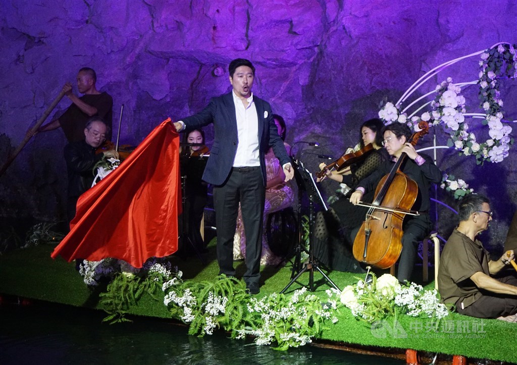Baritone Ilhun Jung performs a solo / CNA photo Nov. 7, 2020