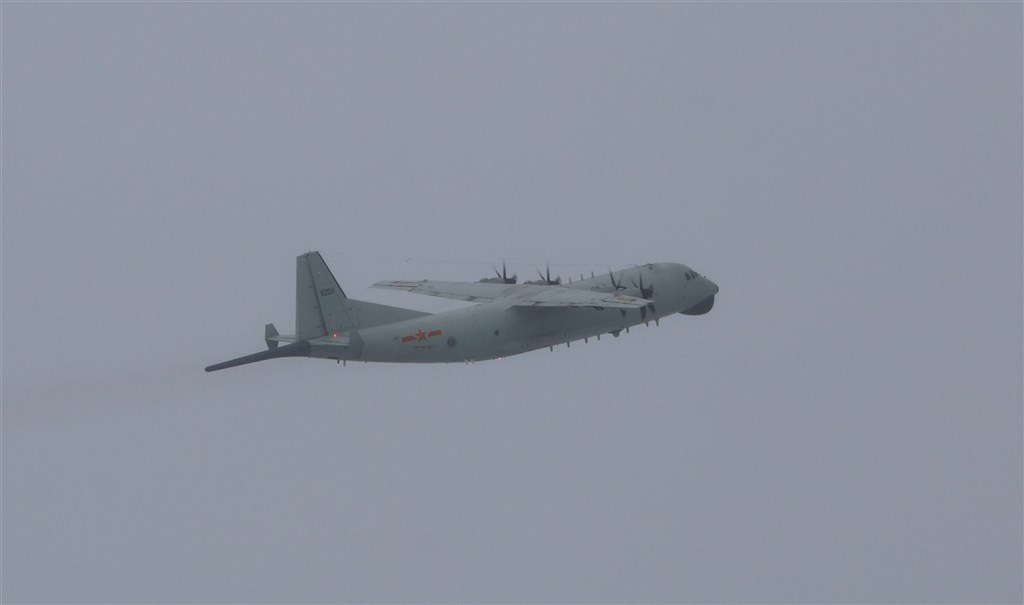 A Chinese military Y-8 anti-submarine plane. Photo courtesy of the Ministry of National Defense