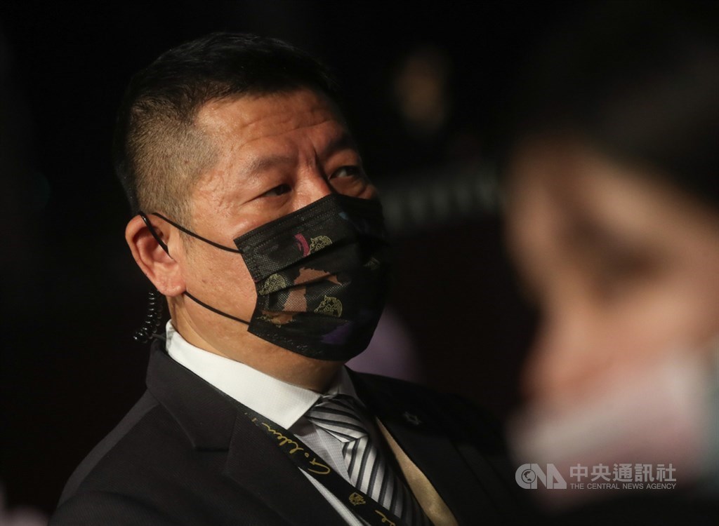 An awards ceremony worker wears a surgical mask in special Golden Horse print. CNA photo Nov. 21, 2020