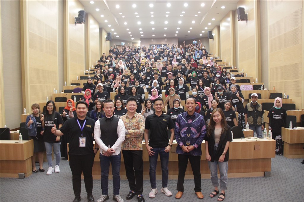 Group photo of the speakers and participants / Photo courtesy of BNI