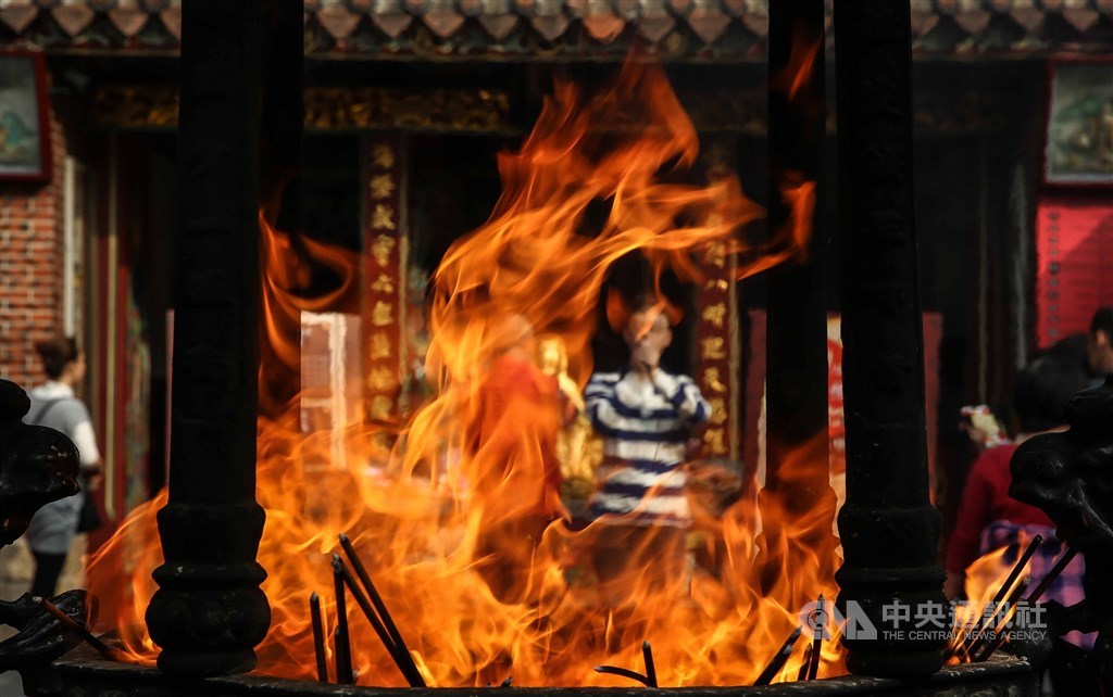 Temples rethinking Lunar New Year events over COVID-19 concerns - Vimarsana News