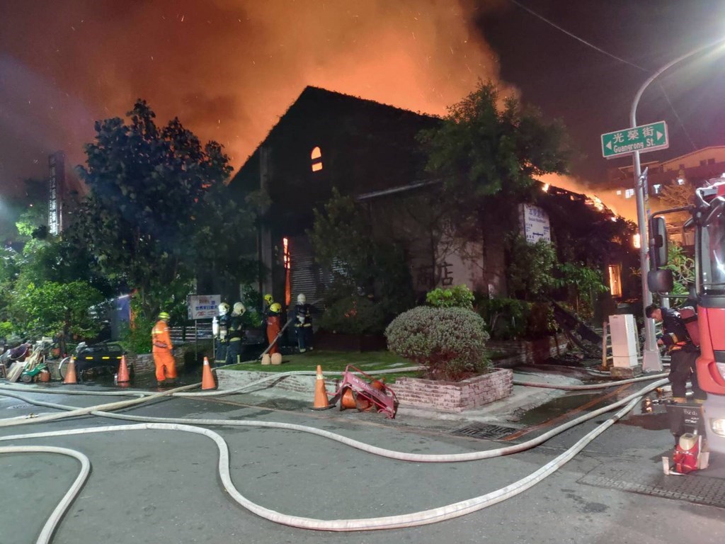 Fire destroys old warehouse at Pier 2 Art Center in Kaohsiung - Vimarsana News