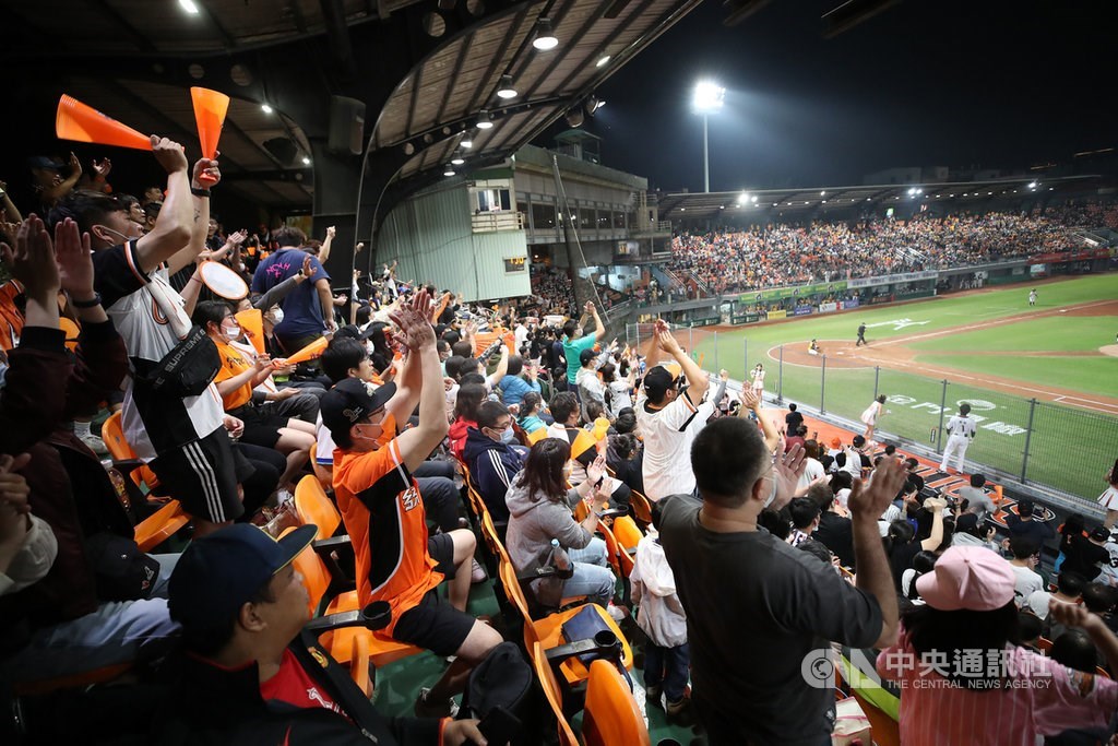 Fans pack the Tainan Municipal Baseball Stadium in the CPBL