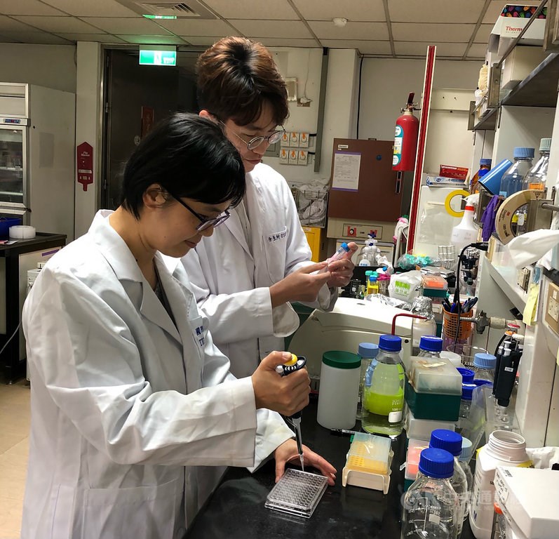 Researchers of the team led by Carmay Lim. Photo courtesy of Academia Sinica
