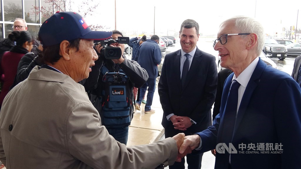 Hon Hai founder Terry Gou (left) meets Wisconsin State Governor Tony Evers (right) during the Taiwanese businessman