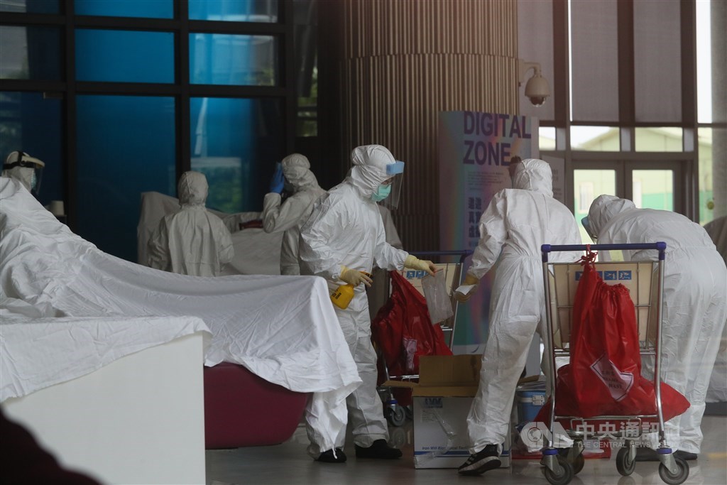 CECC officials work at the Novotel Taipei Taoyuan International Airport hotel. CNA photo May 1, 2021