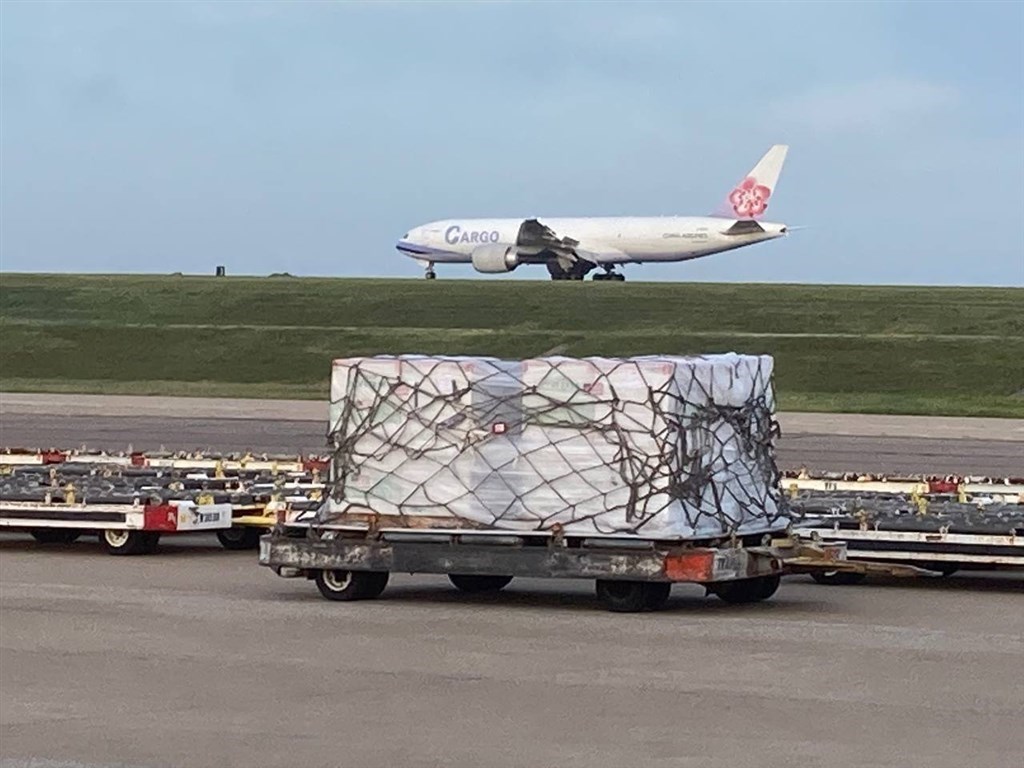 A China Airlines cargo plane lands at Memphis International Airport in Tennessee to pick up the COVID-19 vaccines donated to Taiwan on Saturday. Photo courtesy of Taiwan