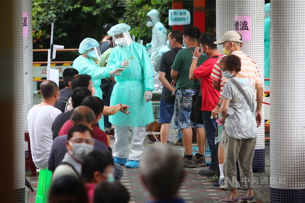 A COVID-19 testing site set up in Taipei Tuesday. CNA photo June 22, 2021