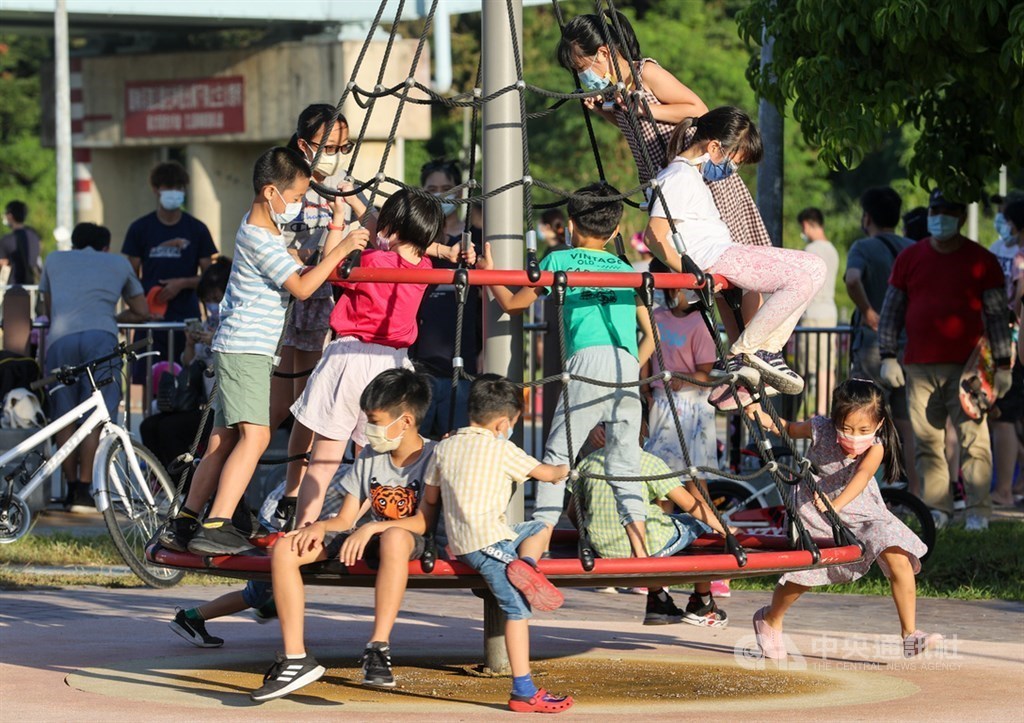 New COVID-19 domestic case shuts Taipei school for 14 days - Vimarsana News