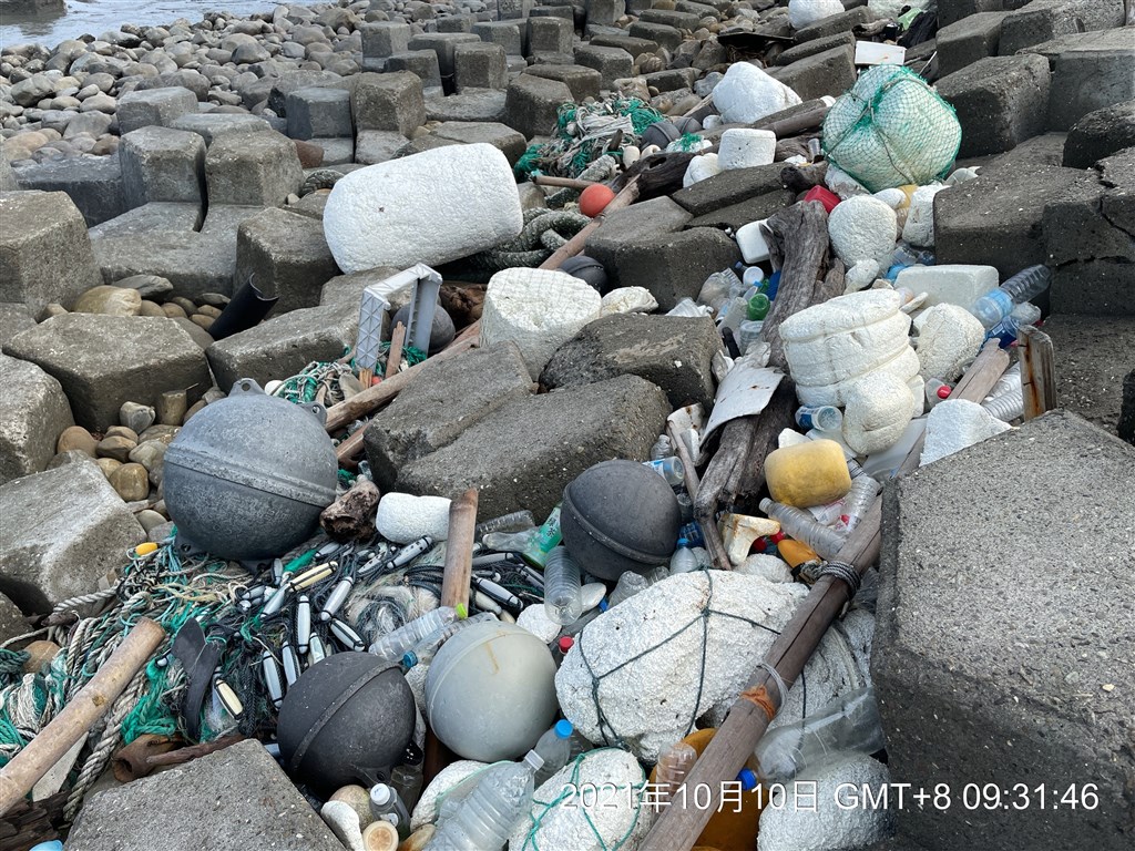 Debris found along the coast of Yulin County on Oct. 10. Image courtesy of Kuroshio Ocean Education Foundation